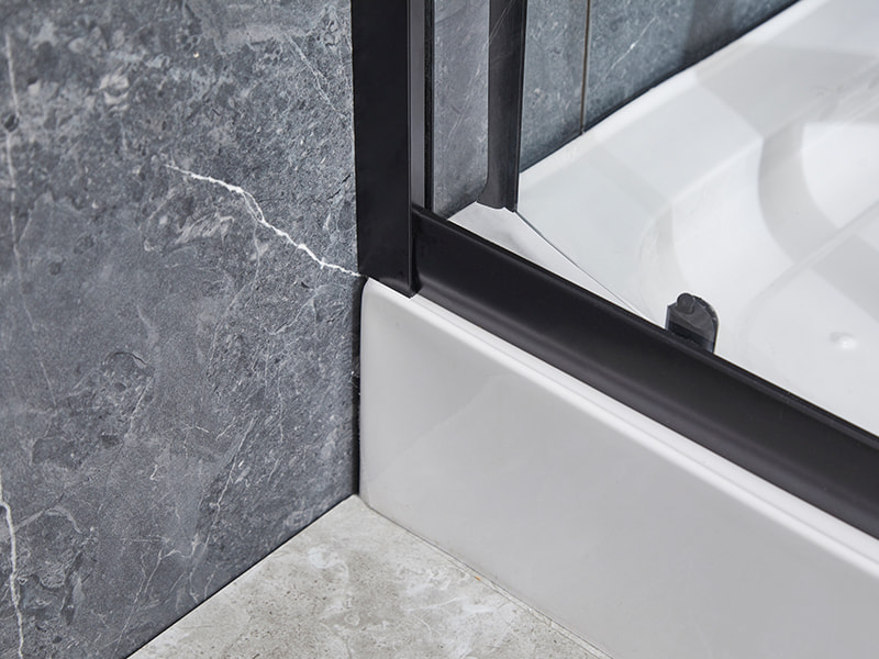 SE klizna staklena vrata za tuš kabinu, crni aluminijski profil SE klizna staklena vrata za tuš kabinu, crni aluminijski profil