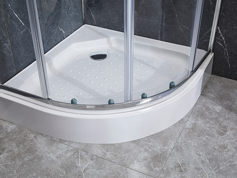 Klizna tuš kabina SE s kromiranim aluminijskim profilom za kupaonicu Klizna tuš kabina SE s kromiranim aluminijskim profilom za kupaonicu