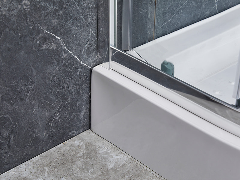 Klizna tuš kabina SE s kromiranim aluminijskim profilom za kupaonicu Klizna tuš kabina SE s kromiranim aluminijskim profilom za kupaonicu